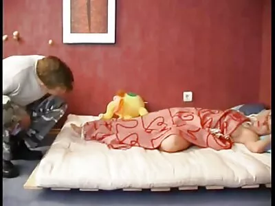 Szőke és családi szex anya fia barna coeds kibaszott. videó (Kristina)